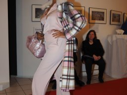 Fashion Show in der Contemplor Galerie Wien am 16. 03. 2024